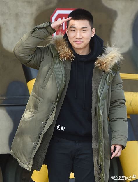 bigbang s daesung enlists in the military