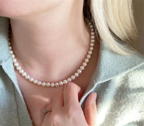 Share 76 Styling Pearl Necklace Latest Poppy
