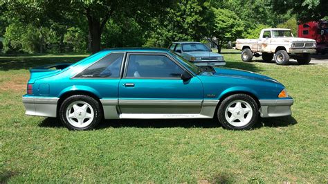 1993 Ford Mustang Gt Hatchback 2 Door 50l Classic Ford Mustang 1993