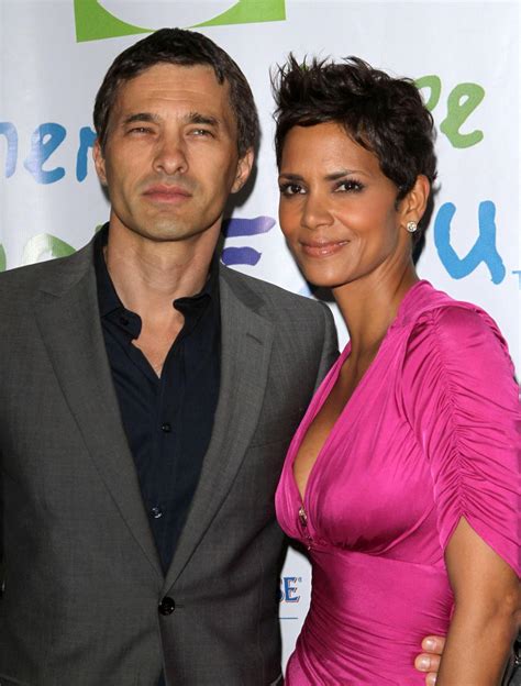Its Official Halle Berry And Olivier Martinez Are Engaged Sheknows