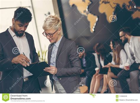 Business People Working Stock Image Image Of Discussion 110363249