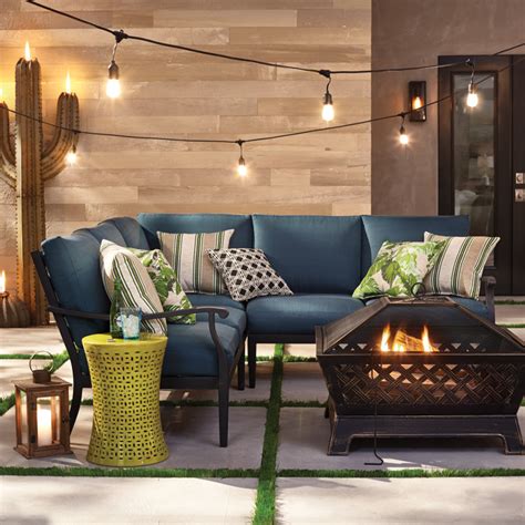 Expand your style beyond your four walls and into the great outdoors with 5,000+ outdoor décor options, including lighting, fountains, umbrellas, pots, seat cushions and grills. Outdoor Decor Ideas - The Home Depot