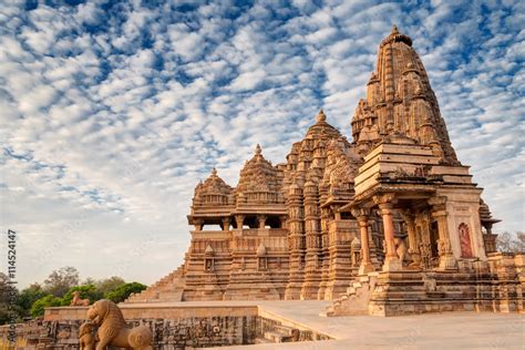 Kandariya Mahadeva Temple Khajuraho India Unesco World Heritage Site Foto De Stock Adobe Stock