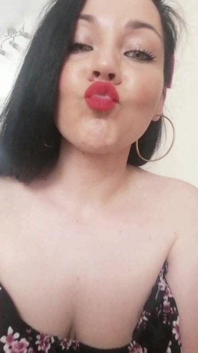 Chapina Se Toca En Su Cuarto Free Amateur Milf Tits Hd Porn Xhamster
