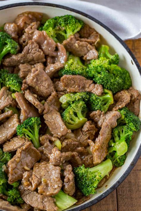Most of those calories come from fat (44%) and carbohydrates (33%). Beef and Broccoli - Dinner, then Dessert
