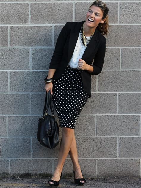 Pencil Skirt Outfits For Work Printed Skirts Outfits Black And White Black Outfit Business