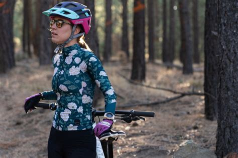 Machines for Freedom Summerweight Long Sleeve Jersey Review - Agent Athletica