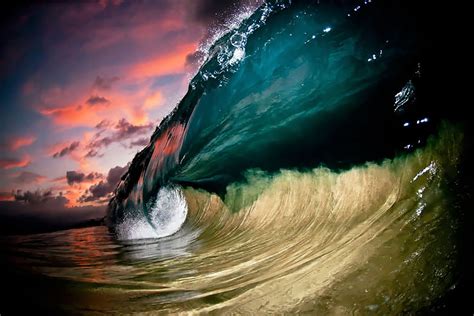 92 Majestic Wave Photos That Capture The Beauty Of