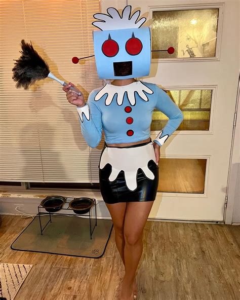 Rosie The Robot The Jetsons Diy Halloween Costume Clever Halloween Costumes Clever