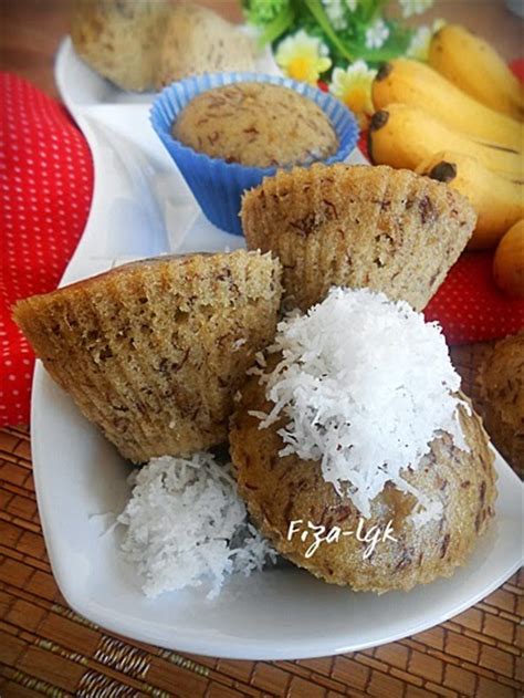 Kue kering pisang madu ini relatif cukup praktis dibuat di rumah. APAM PISANG KUKUS | Fiza's Cooking
