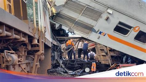 Penampakan Terkini 2 Kereta Tabrakan Di Cicalengka Bandung