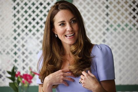 Kate Middleton Sublime En Bleu La Duchesse éblouit Avec Closer