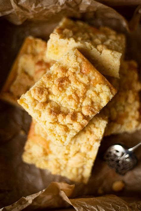 Zu einer kugel formen und etwa 20 minuten gehen lassen. Blitzschneller Streuselkuchen ohne Hefe ...