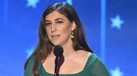 Mayim Bialik Dedicates Critics Choice Award To Late Father This Is For You