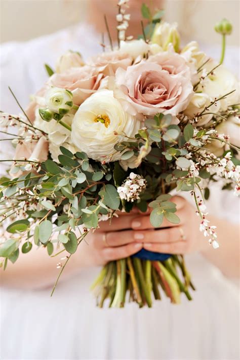 One of the most exciting parts about being a bride is envisioning what your cascading bouquets evoke a romantic, regal feel—princess diana carried one at her wedding to. Inspirations: Romantic Wedding Bouquets - Celebrity Style ...