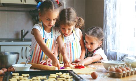 Check spelling or type a new query. 7 Christmas Cookies Kids Can Make (With a Little Help ...