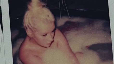 Christina Aguilera Nude And Sexy 27 Photos Video