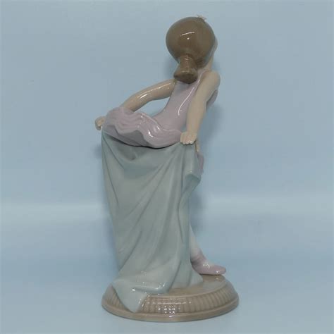 Nao By Lladro Figurine My Recital 1151 Roundabout Antiques