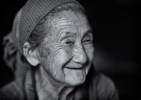 Hmong Grandmother — Jon Witsell Photographic Arts