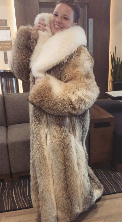 Pin By Dennis Parkin On Das Coyote Fur Coat Long Fur Coat Fur Fashion