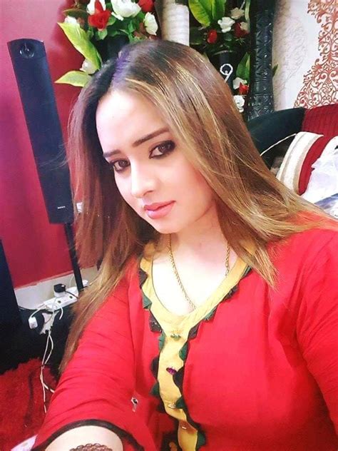 Nadia Gul New Hd Photos 2017