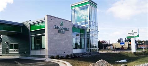 Associated Bank Opens New Eagle River Branch On Pine Street