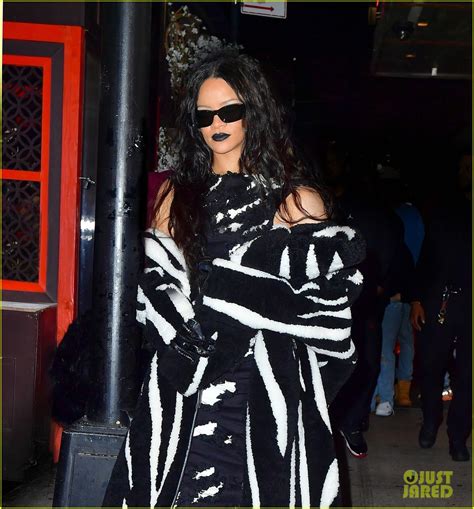 rihanna heads to late night halloween party in new york city photo 4653685 rihanna pictures