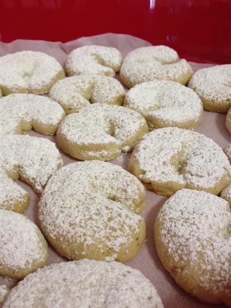 Very often recipes are passed on over generations. Vanillekipferl (Vanilla Crescents) - Wolff's Apple House