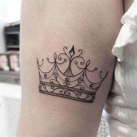 43 creative crown tattoo ideas for women stayglam crown tattoos for women crown tattoo