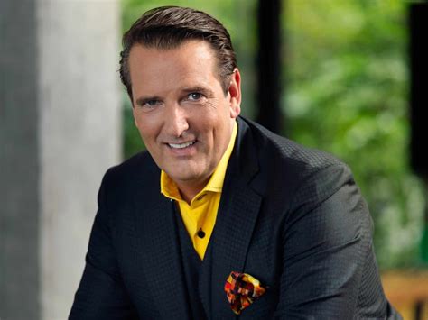 Für alle fans, die ralf dümmel genauso sympathisch finden wie ich :d wir posten immer alle aktuellen news die wir über ihn finden können :)) Die Höhle der Löwen-Jury 2020: Die Investoren im Portrait ...