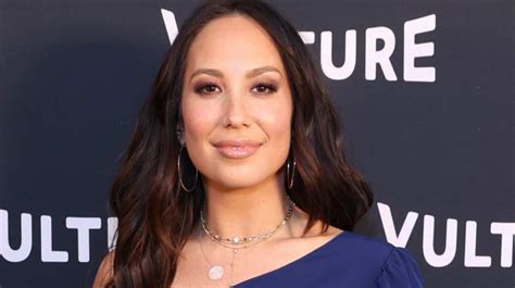 Dwts Pro Cheryl Burke Is Going Through Something Personal The Hiu
