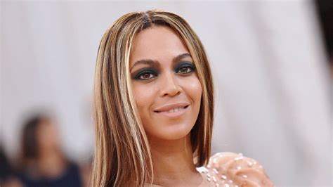 Beyonce Rihanna And More Join Call To Endsars Police Brutality In