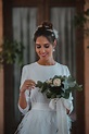 Look de novia: plumas para boda civil | Invitada Perfecta
