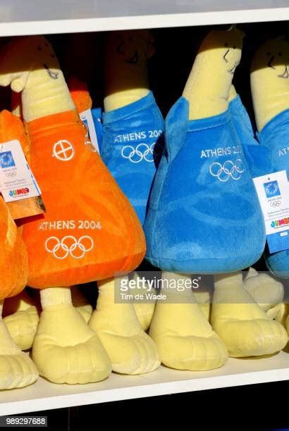 Mascotte Olympique Photos And Premium High Res Pictures Getty Images