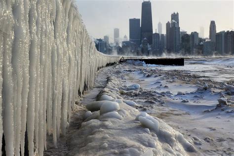 Heavy Snow Expected Friday Night Before Bitter Cold Hits Chicago This