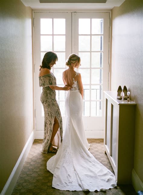Bride Getting Ready Photo Ideas The Best Hanging Dress Shots Shot List For Your Phot