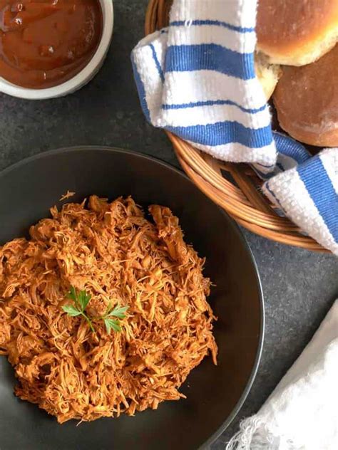 ½ tbsp cider vinegar, and 3 crushed garlic cloves. Instant Pot Pulled Chicken Sliders - Pudge Factor