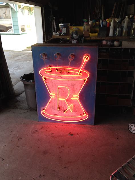 Antique Animated Drug Store Apothecary Mortar And Pestle Neon Sign