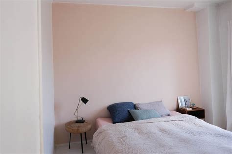 Wij kunnen deze kleur leveren in verschillende merken lakken en muurverf. Pink wall by Farrow and Ball (n°202 Pink Ground) | Maison ...