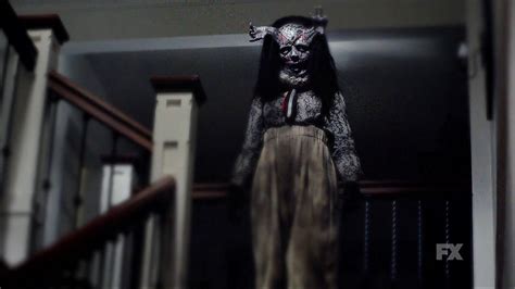 American Horror Story Cult 7x02 Dont Be Afraid Of The Dark Loggado