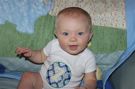 We know you love bugs bunny as he was probably one the first famous rabbits. The Rolands: Happy 7 Months Hudson Trent!