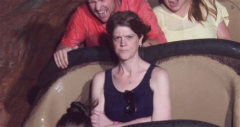 Pissed Off Wife Goes On Splash Mountain Alone After Her Husband Wouldn