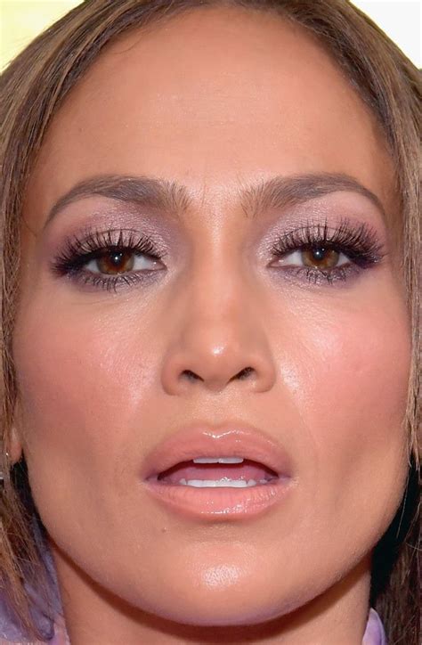Close Up Of Jennifer Lopez At The 2017 Grammy Awards Celebrity Makeup