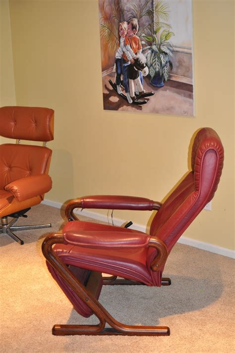 Any smart design will not only use material that you can sink into, but also provide a much like all of the other chairs that are made in a similar fashion, the outsunny zero gravity recliner, although it can recline fully, it does. Older zero gravity style Reclining Lounge chair, beautiful ...