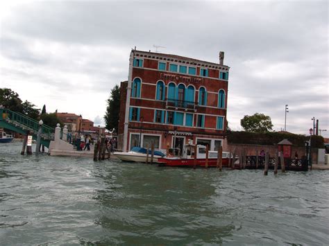 The history of the albergo santa chiara begins in 1839. Along Venice's Grand Canal