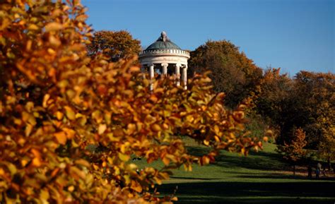 Es bietet ein tolles restaurant, ein biergarten sowie räumlichkeiten für verschieden veranstaltungen. Englischer Garten München Foto & Bild | jahreszeiten ...