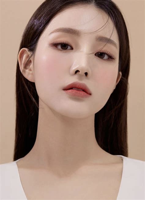 pin by kimera wingfeather on ig sooviin38 in 2021 light makeup looks korean makeup look