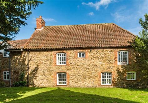 See Inside This Stunning 17th Century Cottage With Some Beautiful