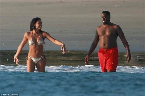 Sean Diddy Combs At Mexico Beach With Bikini Clad Cassie Daily Mail