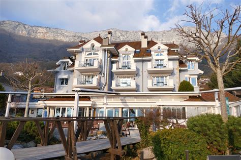 Hôtel De Yoann Conte La Maison Bleue Sur Le Lac D Annecy Assiettes Gourmandes